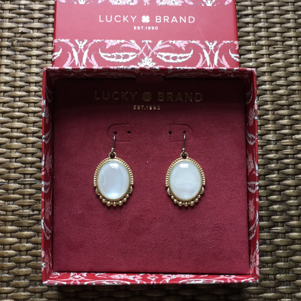 🍀Lucky Brand Gold Pearl Drop Earrings NWT🌟